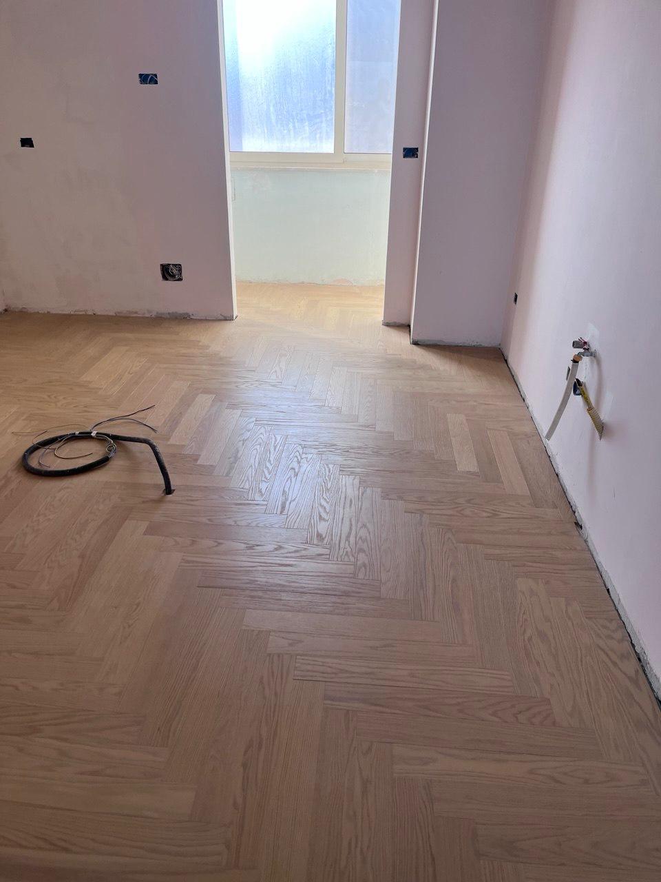Natural Oak Parquet Italian Herringbone